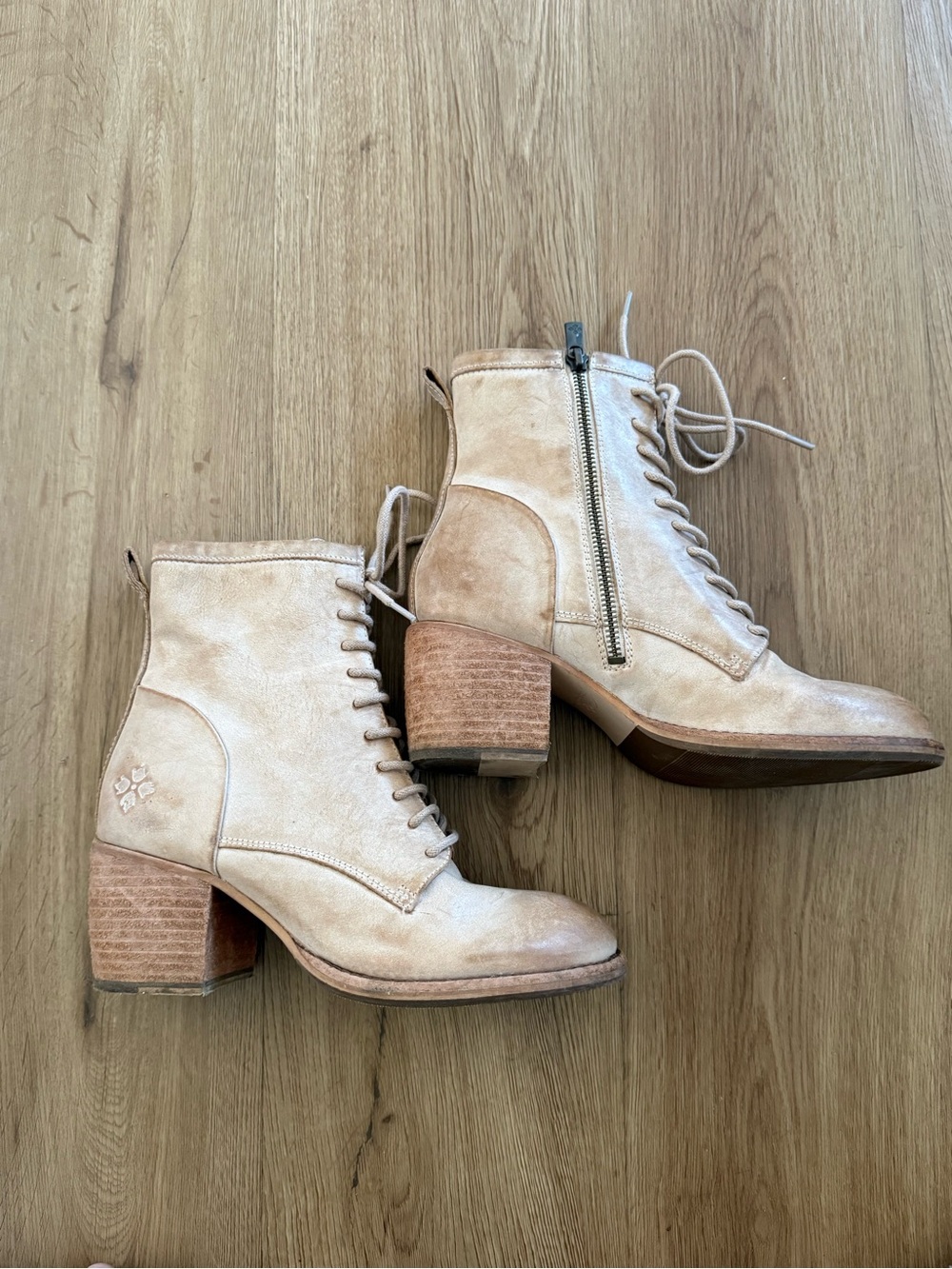 Patricia Nash Tan Lace-Up Heeled Leather Ankle Boots Women’s Size 7.5 - Picture 3 of 8